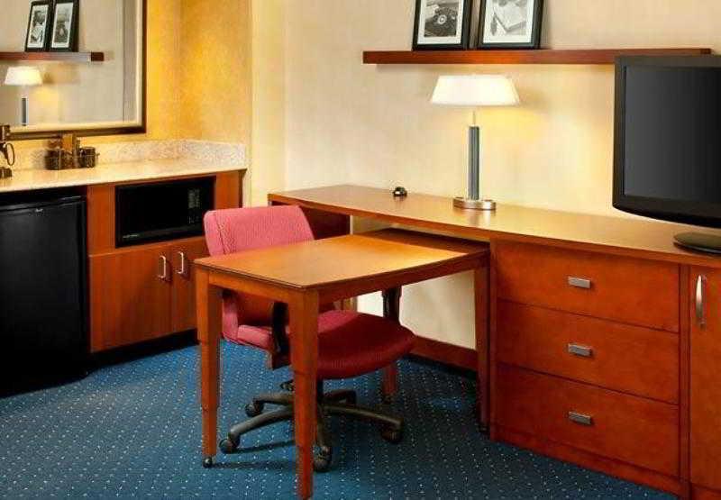 คอร์ตยาร์ด ซินซิแนตติ บลู แอช Hotel บลูแอช ห้อง รูปภาพ
